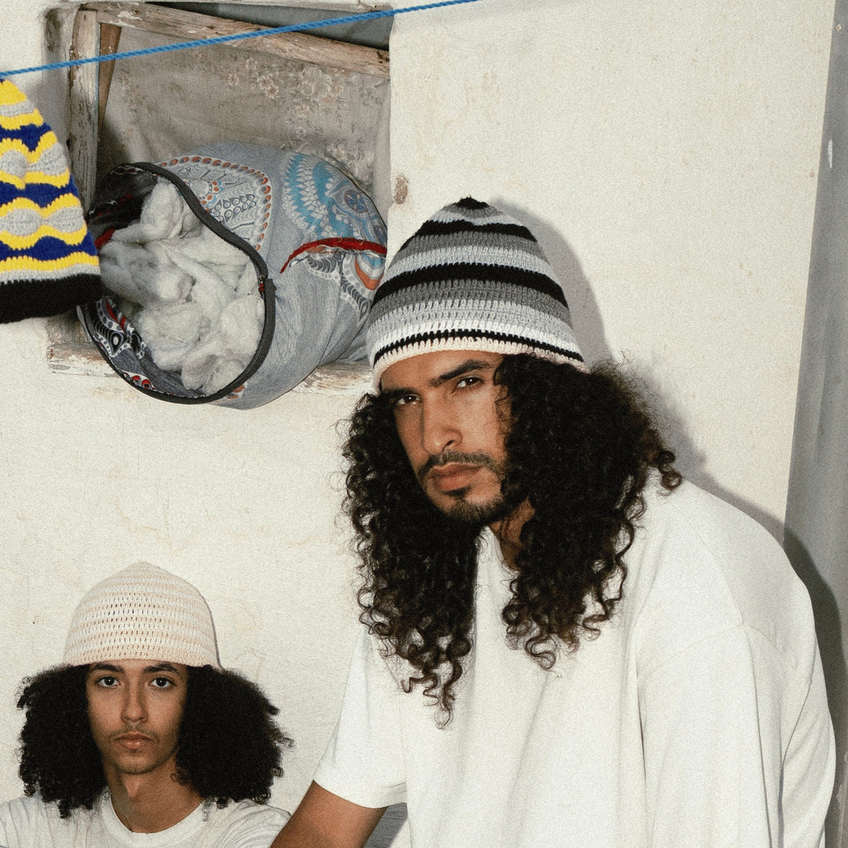 LILA - BONNET EN CROCHET GATA BLANC/NOIR