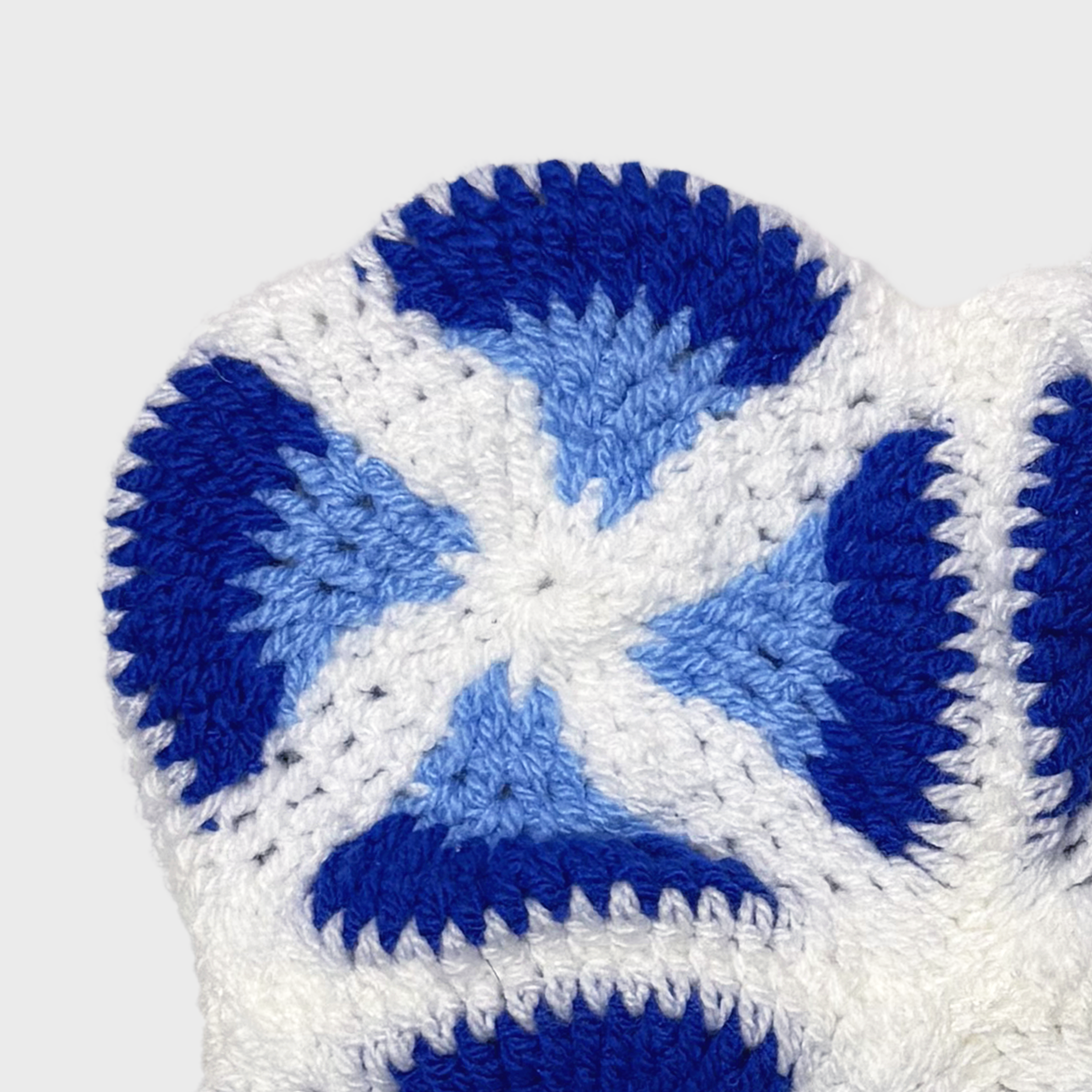 BAHR - BONNET EN CROCHET BLEU