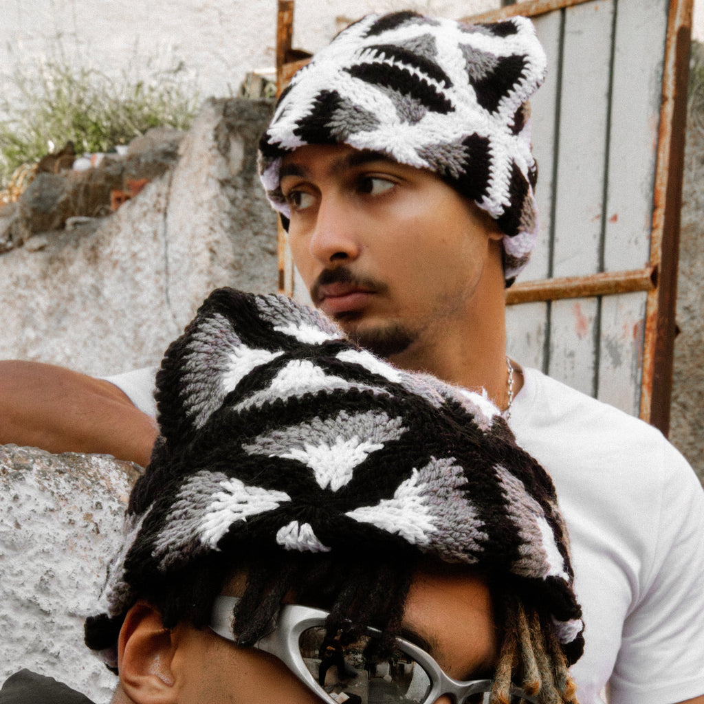 SBAH - BONNET EN CROCHET BLANC/NOIR