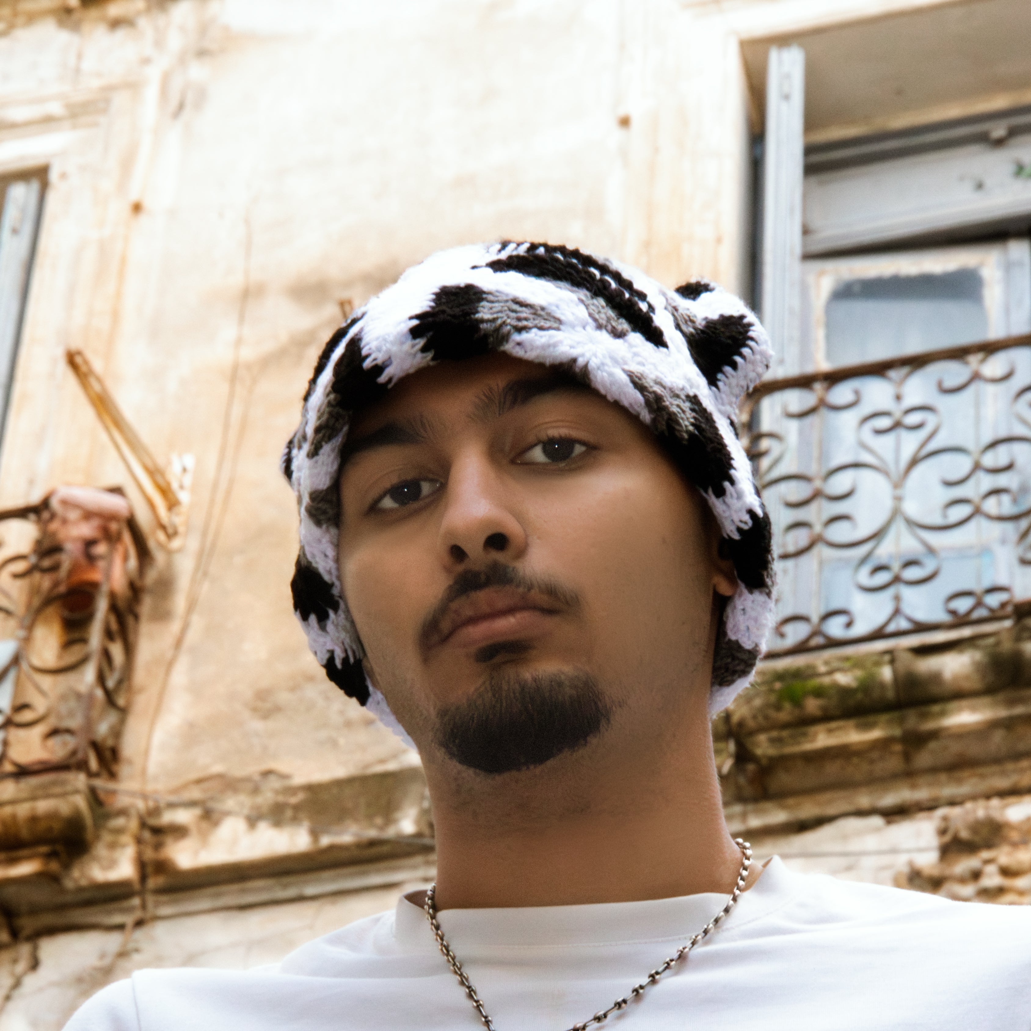 SBAH - BONNET EN CROCHET BLANC/NOIR