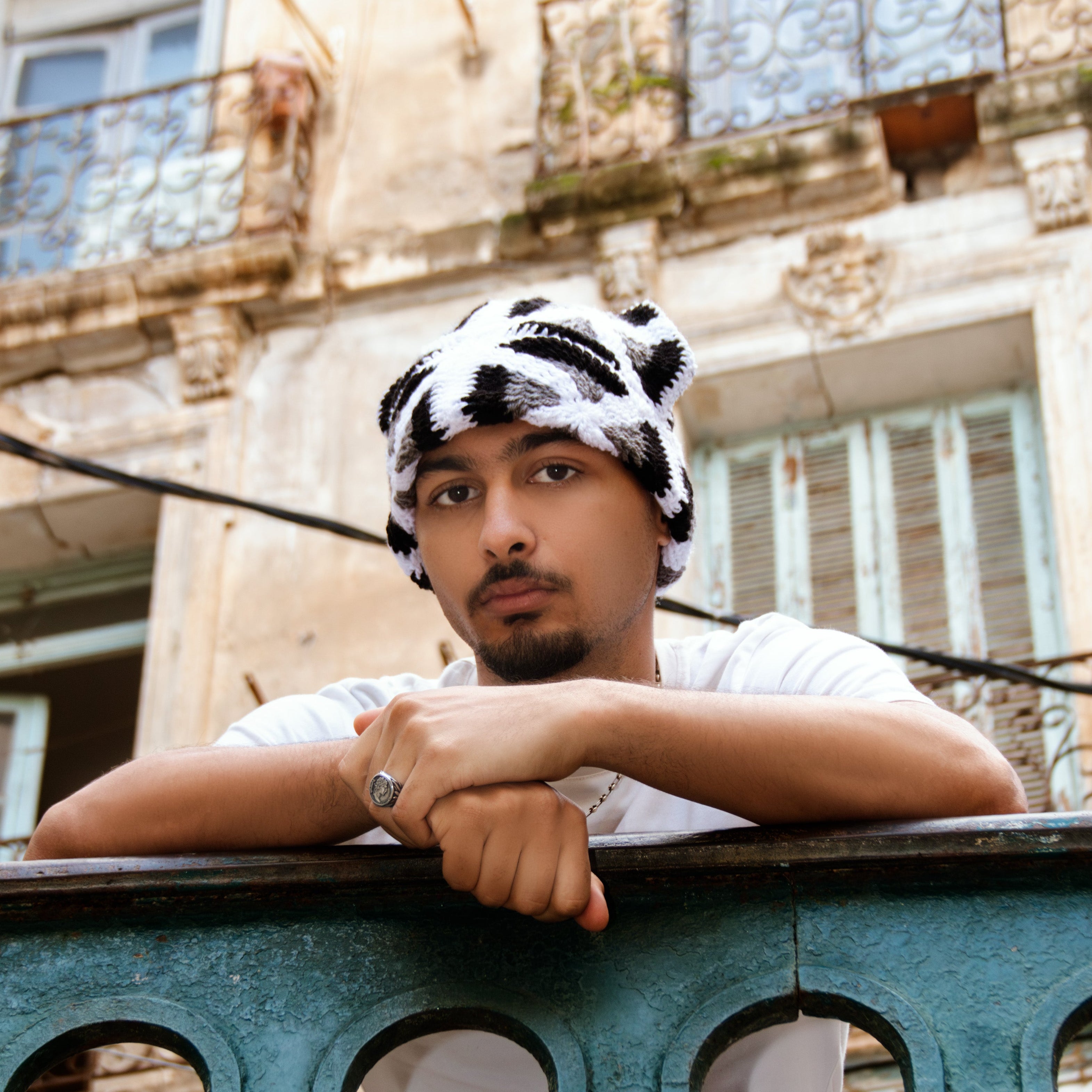 SBAH - BONNET EN CROCHET BLANC/NOIR